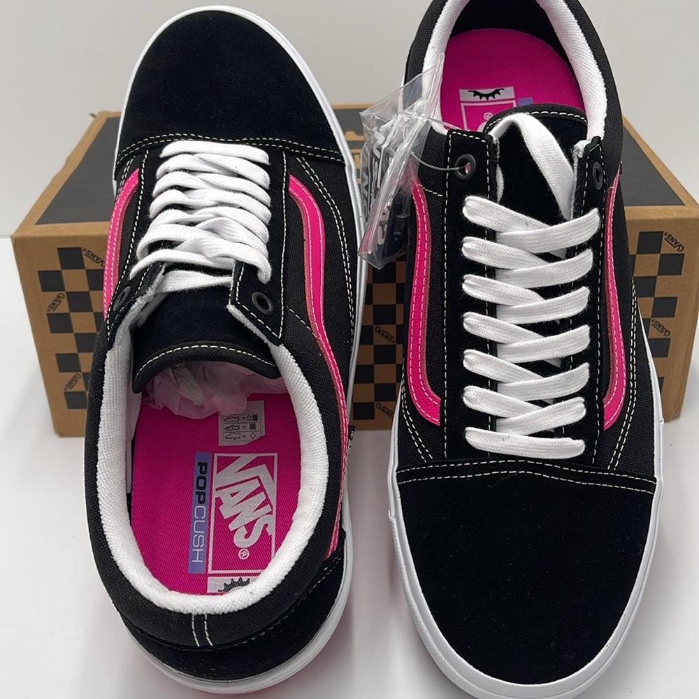 Vans Men's Black and Pink Sneakers Bmx Old Skool
Black/Neon Pink
VN0005UZBFY - Picture 13 of 16